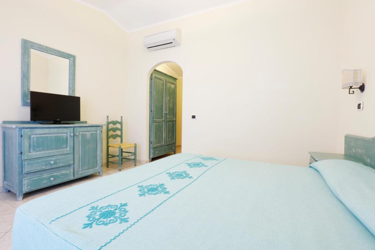 Hotel Baia Aranzos Pittulongu Exterior photo